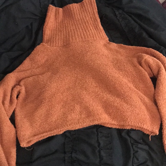 Women’s small orange cowl neck cropped sweater - Picture 2 of 4